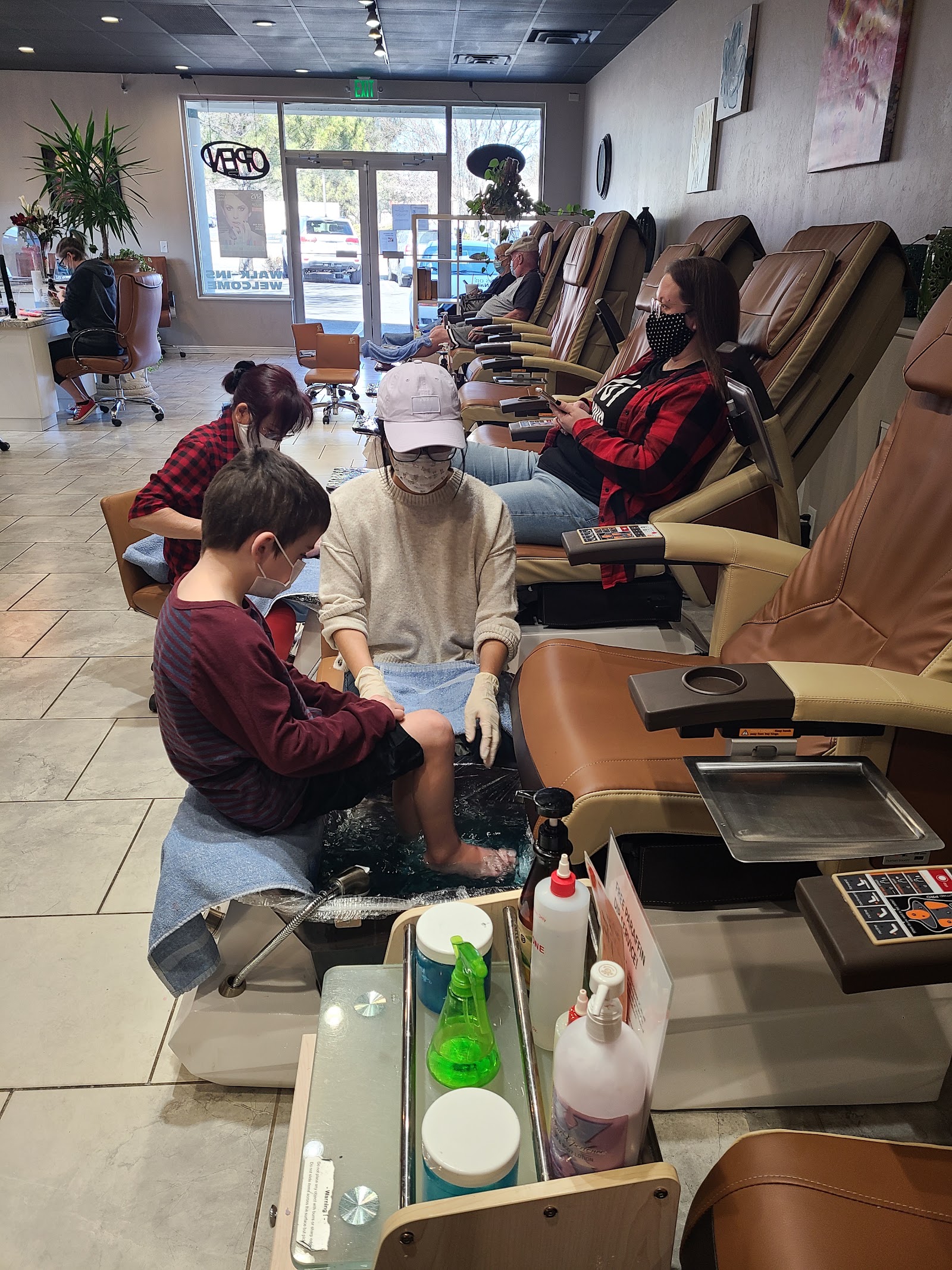 Oasis Nails & Spa nail photo 1