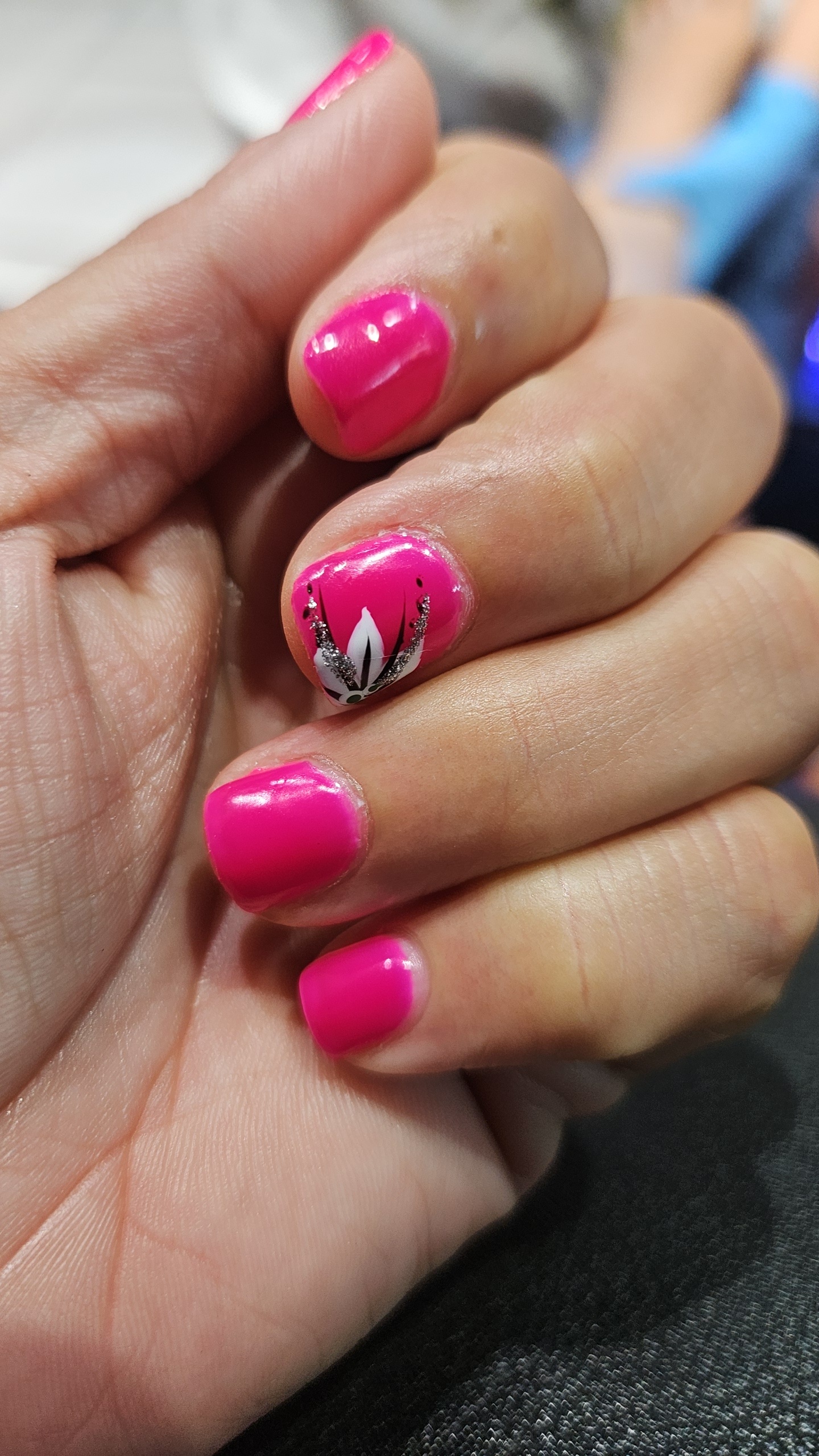 Oasis Nails & Spa nail photo 2